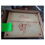 PAMPERED CHEF APPLE PEELER