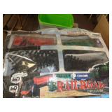 2 - PLASTIC TRAIN CARS & PLASTIC TRACK