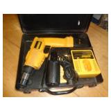 DEWALT DRILL / WORKS