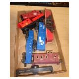 LIONEL TRAIN CARS & PARTS / PLASTIC