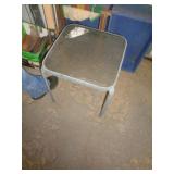 PATIO TABLE / RW