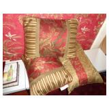 SATIN PILLOWS / BDRM