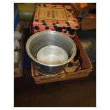 VINTAGE POPCORN POPPER / NO LID