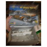 57 CHEVY 1/25 REVELL 2014