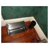 BREAD BOX & KITCHEN APPL. / DR