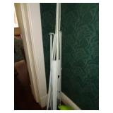 CURTAIN RODS & INFLATABLE / DR