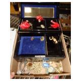 JEWELRY BOX W JEWELRY