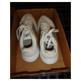 SHOES SZ 9