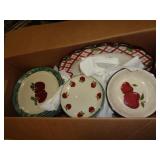 39 PIECES APPLE THEME CHINA / LW