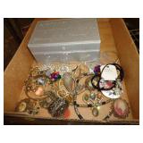JEWELRY BOX W JEWELRY
