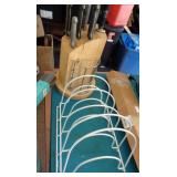 KITCHEN KNIVES & WIRE RACK / G