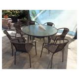 ROUND UMBRELLA TABLE W 7 CHAIRS / OS