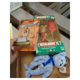 FIGURES & BEANIE BABY