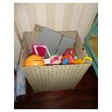 TOY BOX WITH TOYS / LR