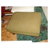 FOOT STOOL / USBDRM1CL