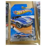HOT WHEELS MIB 69 CORVETTE 2010