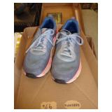 SKETCHERS SHOES SZ 9.5