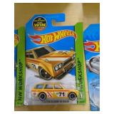 HOT WHEELS MIB 71 DATSUN 2013