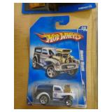 HOT WHEELS MIB MORRIS WAGON 2008