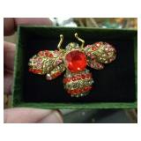 BEE BROOCH