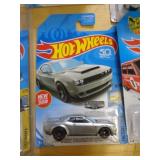 HOT WHEELS MIB 2018 CHALLENGER 2017