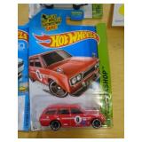 HOT WHEELS MIB 71 DATSUN 2013