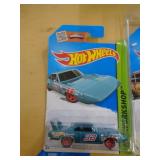 HOT WHEELS MIB 70 PLYMOUTH 2013