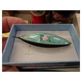 VINTAGE ENAMEL TATTING SHUTTLE