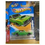 HOT WHEELS MIB 68 BARRACUDA 2011