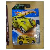 HOT WHEELS MIB ANGLIA 2010