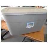 30 GALLON TOTE W LID / LW