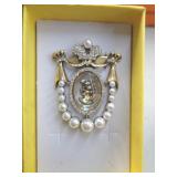CAMEO BROOCH