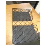 METAL WALL POCKET RACK / UT