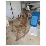 ANTIQUE WOOD ROCKER / G