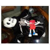 FIGURES LOT / B