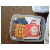 TOTE OF GIFT BAGS / B