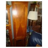 CABINET & CONTENTS 66' T / LR