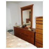 DRESSER & MIRROR 78'T X 65' L / BR3