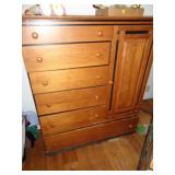 CHIFFEROBE 54'T X 44' L / BR2