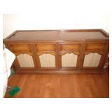 MAGNAVOX CONSOLE STEREO / 20"W X 30"T X 5