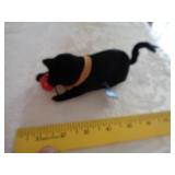 VINTAGE WIND UP TOY CAT / WORKS / LR