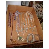 COSTUME JEWELRY / LR