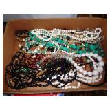 COSTUME JEWELRY / LR