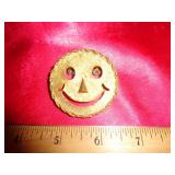 BROOCH