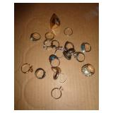 COSTUME JEWELRY    RINGS