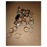 COSTUME JEWELRY    RINGS
