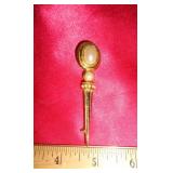 BROOCH