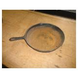 CAST IRON SKILLET 12"