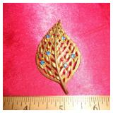 BROOCH