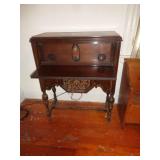 VINTAGE RADIO / UNTESTED / UPSTAIRS VINTAGE RADIO / UNTESTED / UPSTAIRS